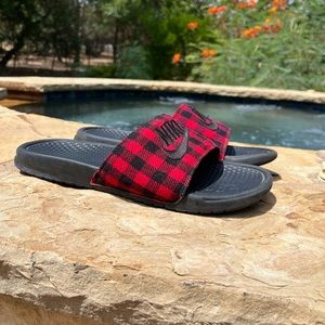 Nike flannel slides
